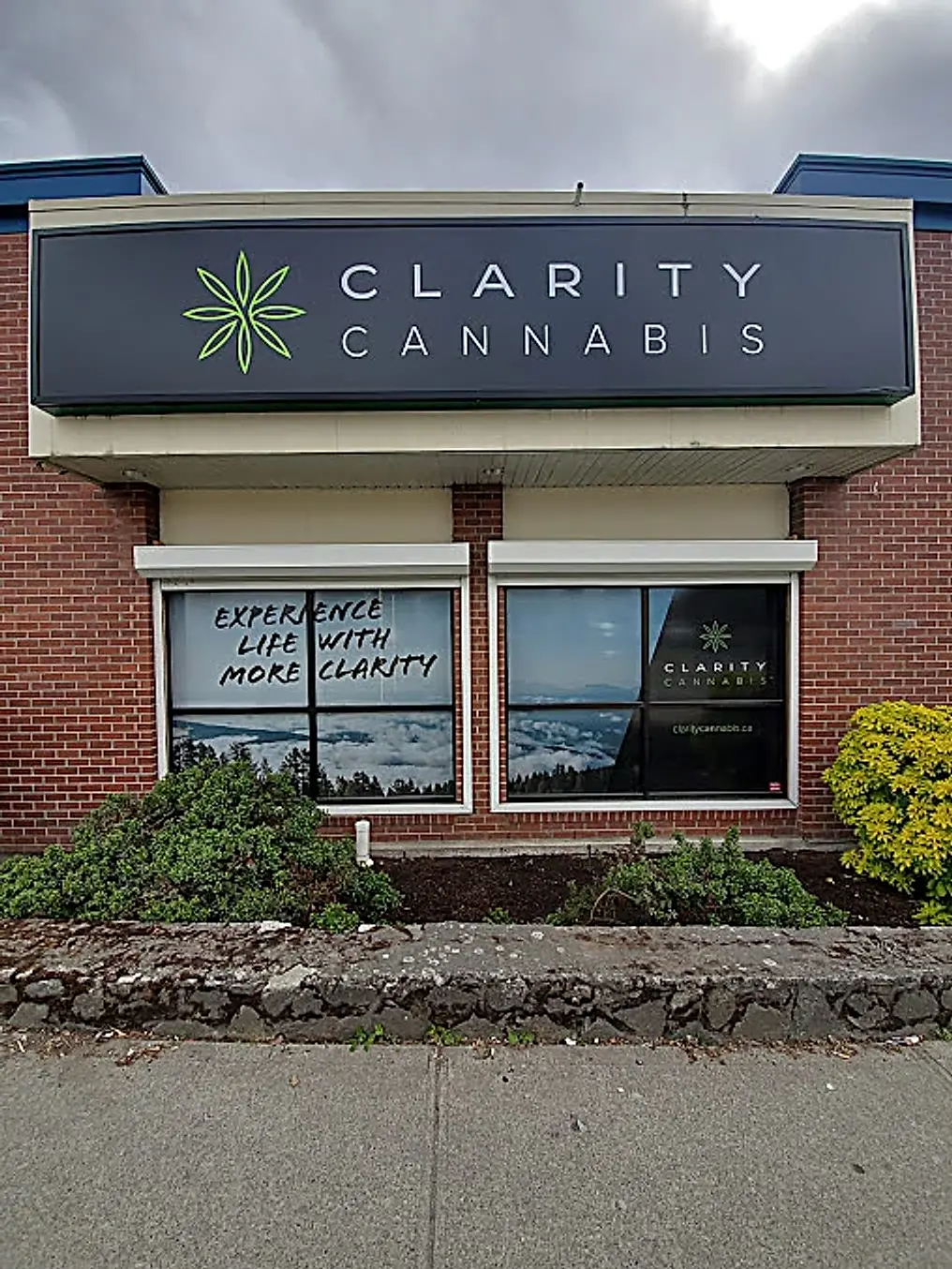Clarity Cannabis Victoria (Gorge Rd.) storefront